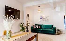 Amava - City Break Apartment